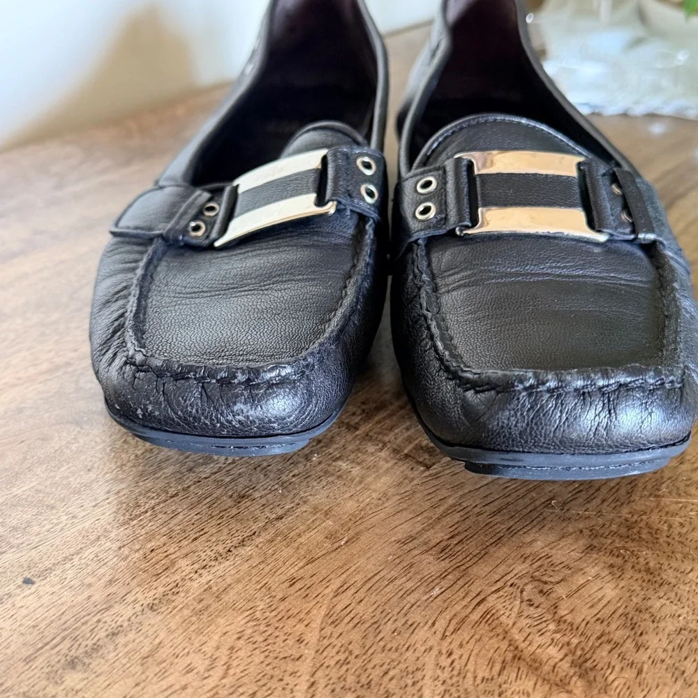 Stuart Weitzman Black Leather Loafer Women Size 8 SS Narrow Buckle Studs Classic
